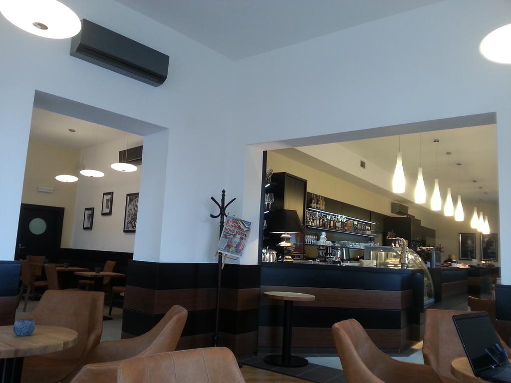 Bona Serva Prague Ngoại thất bức ảnh